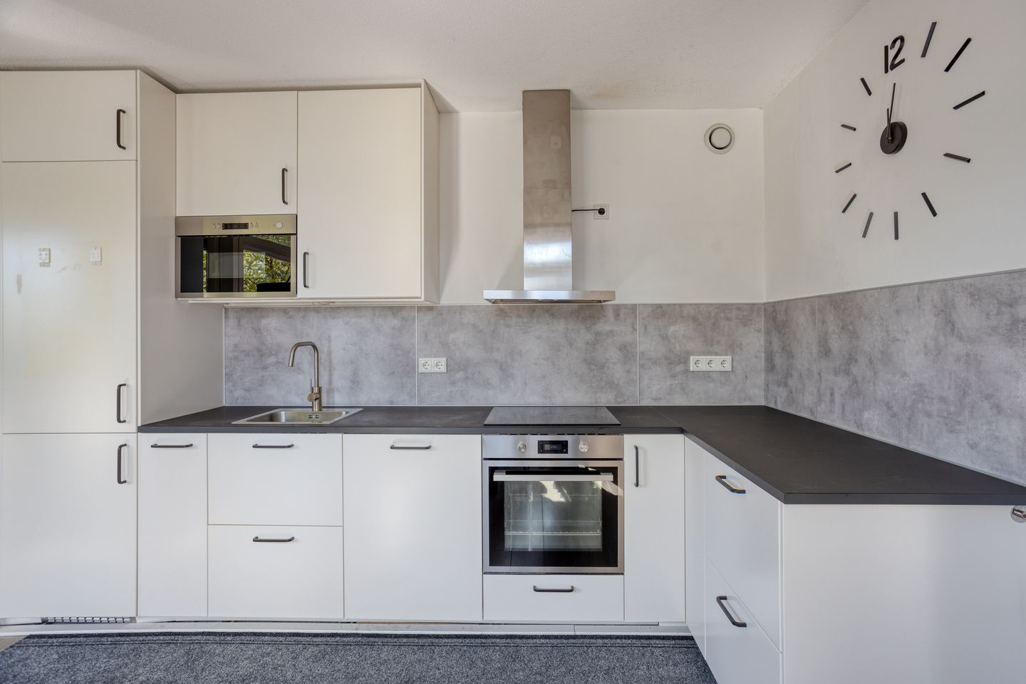 Spacious three-room apartment with south-facing balcony in Rotterdam centre — 14