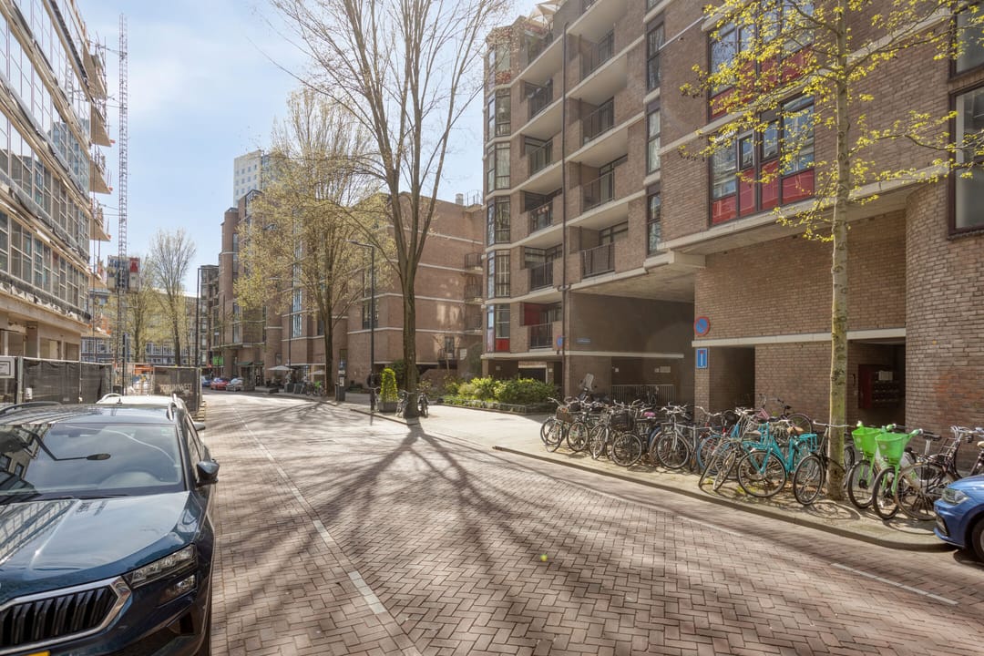 Spacious three-room apartment with south-facing balcony in Rotterdam centre — 43