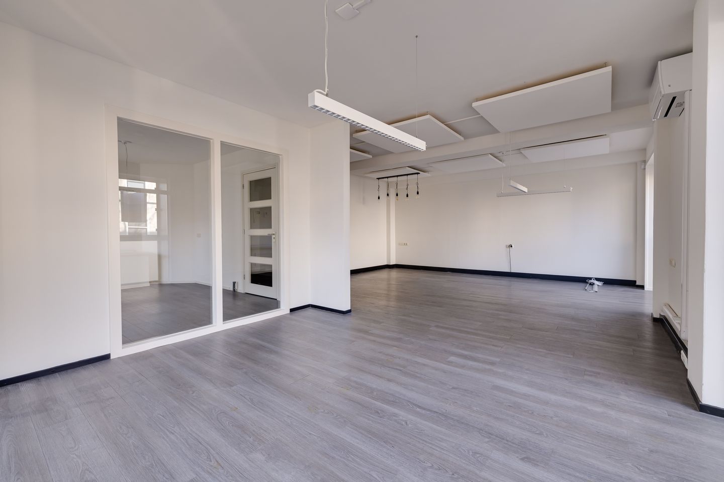 View photo 3 of Paslaan 17-E