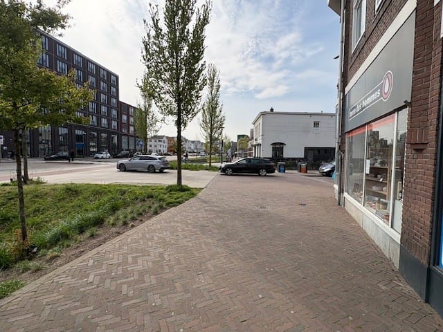 Tussenwoning te koop: Oldenzaalsestraat 99, Enschede