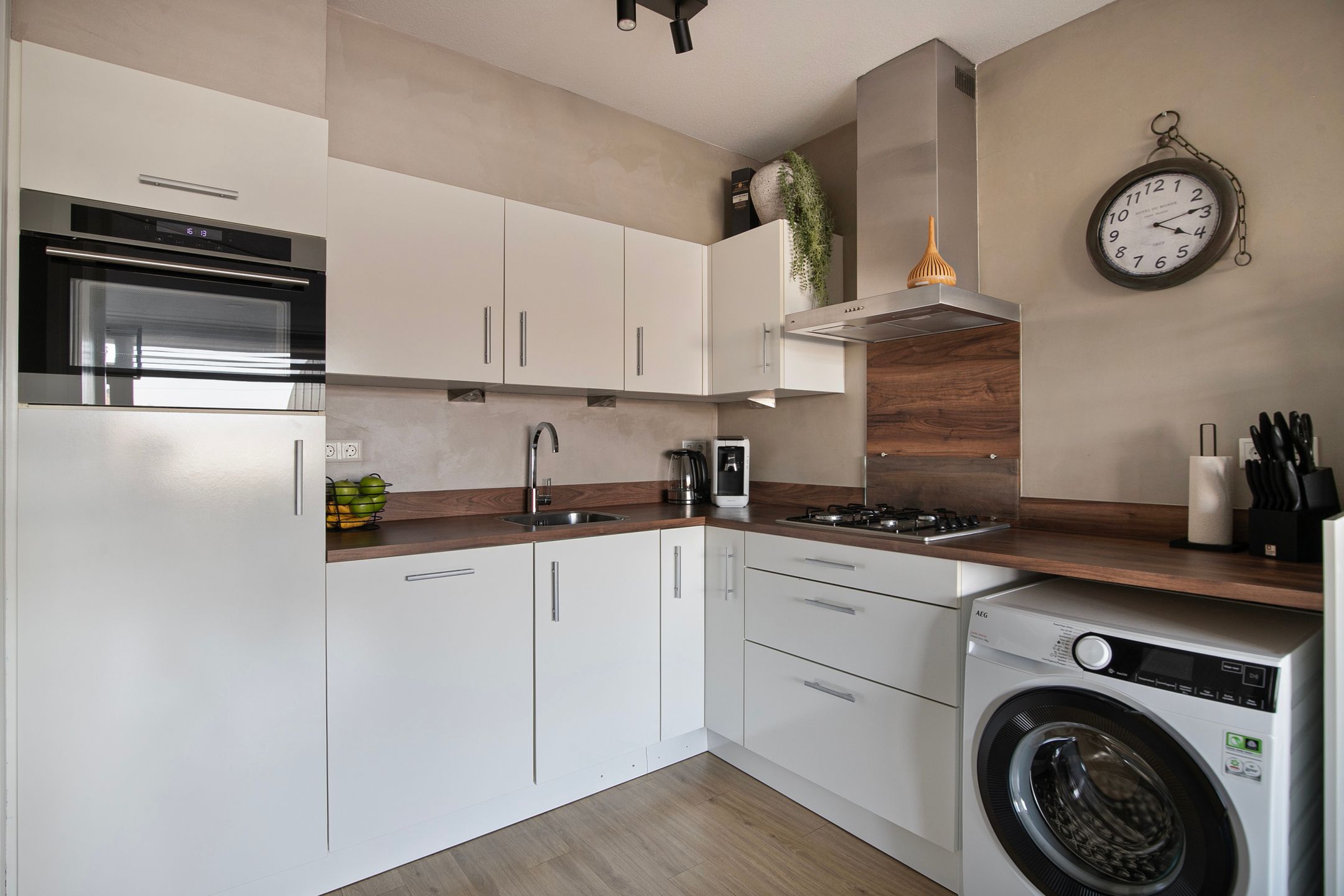 Photo 3 of Penningkruid 6