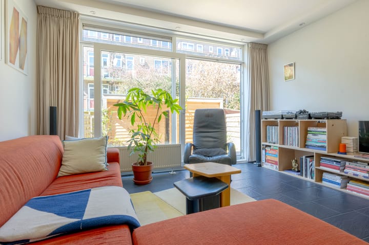 Photo 3 of Nieuwenhoornstraat 105-B