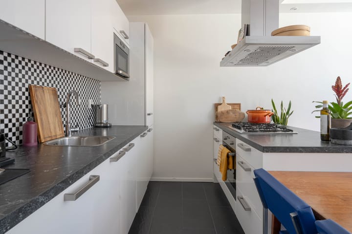 Photo 4 of Nieuwenhoornstraat 105-B