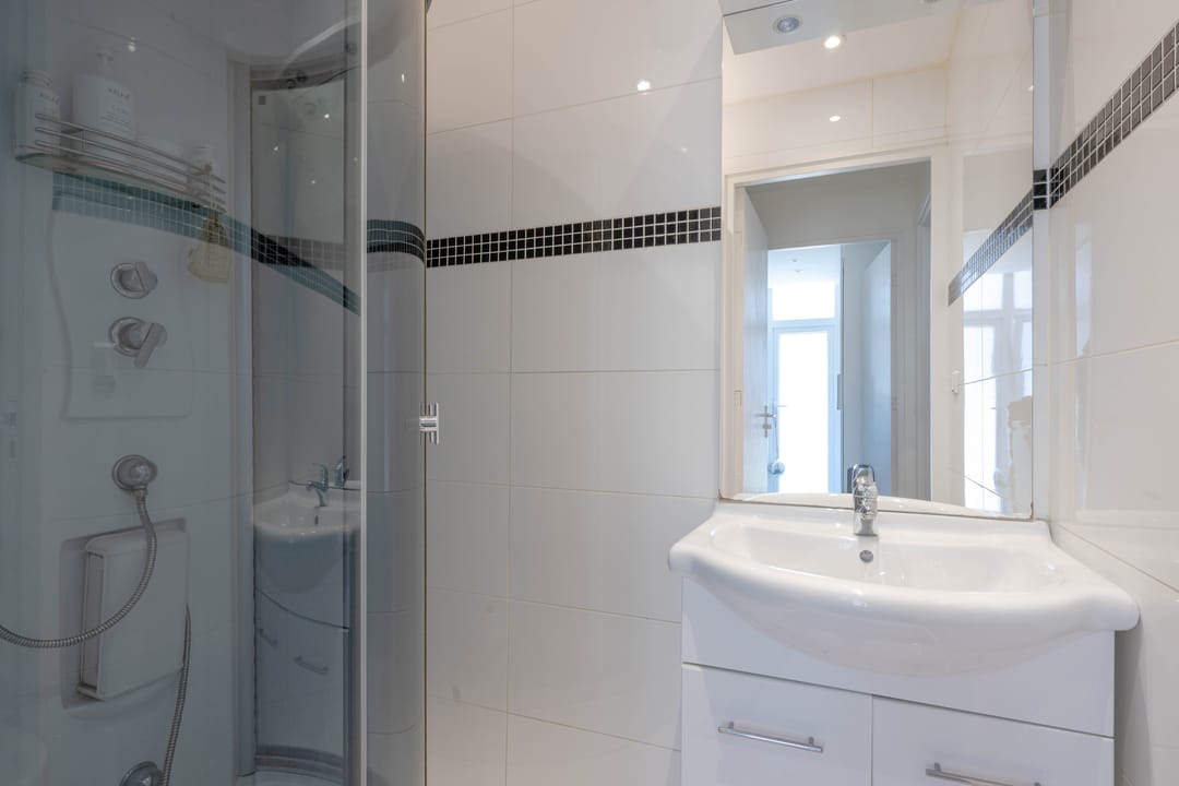 Foto 23 van Nieuwenhoornstraat 105-B