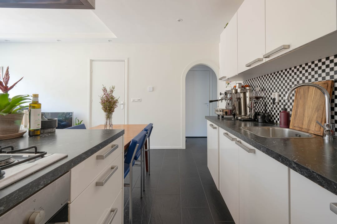 Foto 16 van Nieuwenhoornstraat 105-B