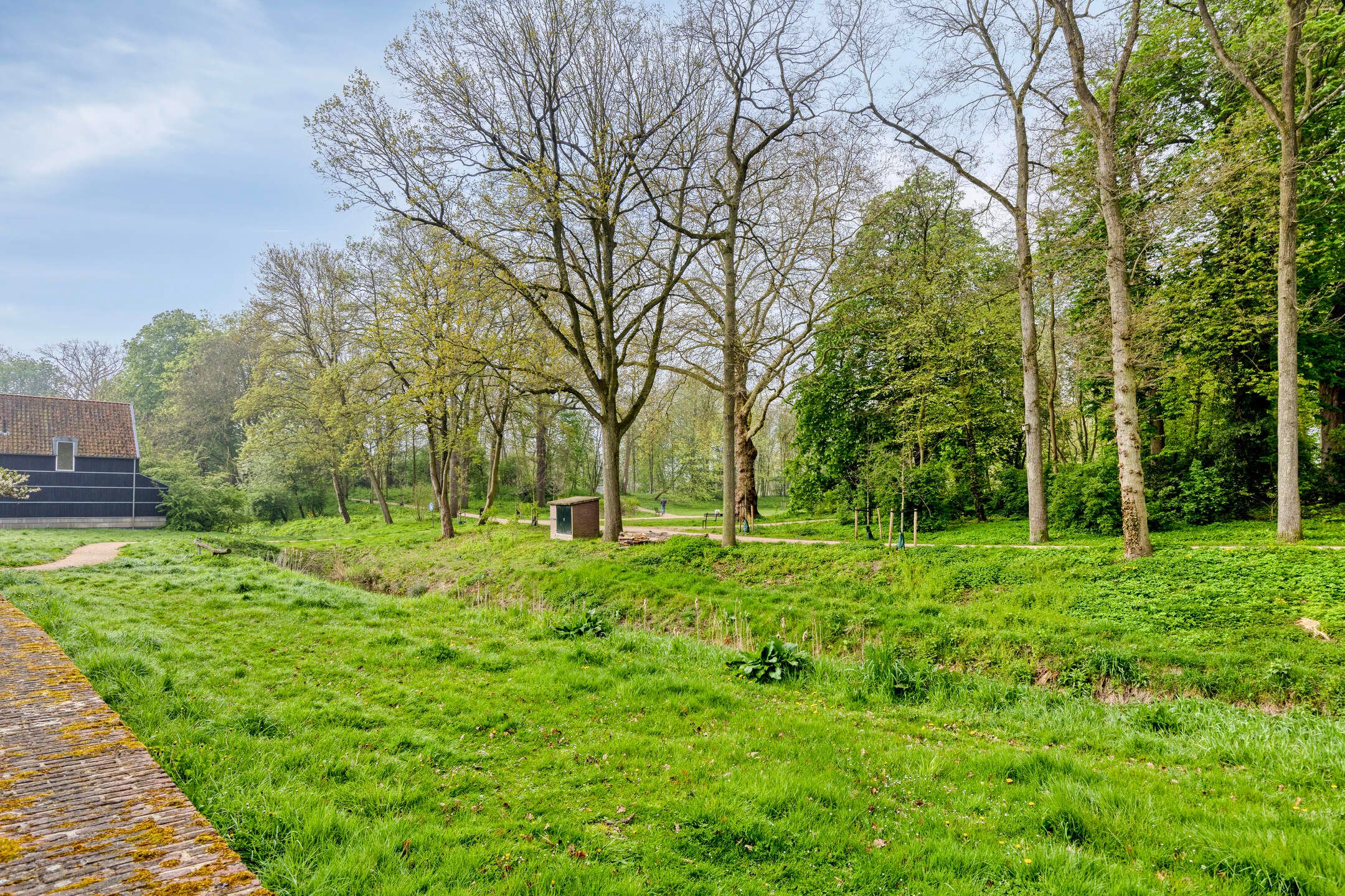 Historic Rijksmonument with Sunny Garden in Charming Zaltbommel City Centre — 54