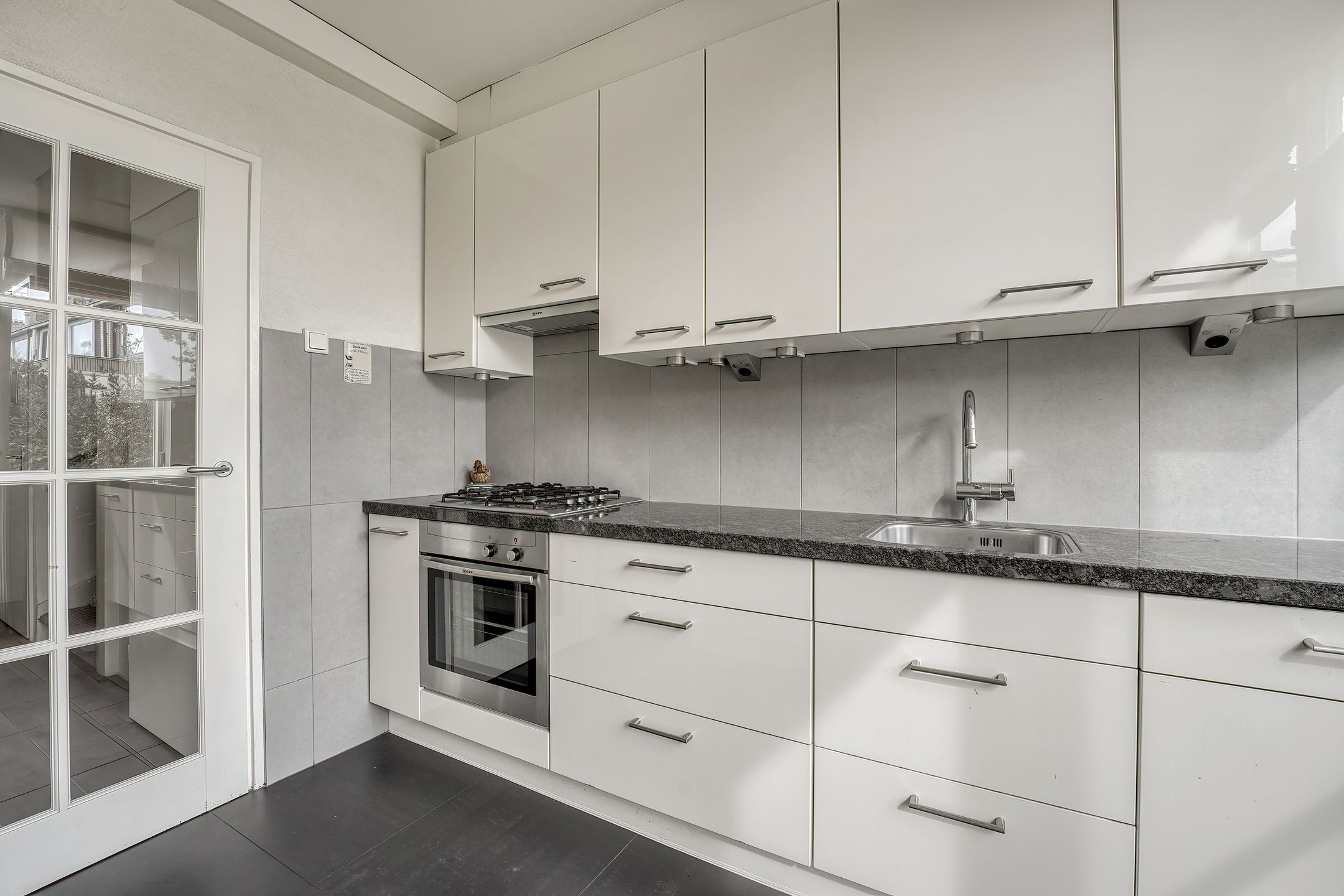Photo 15 of Albert Verweijstraat 14