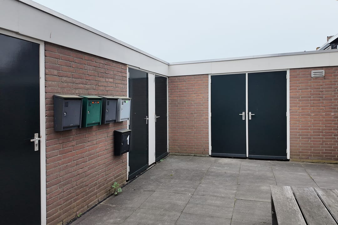 Ground Floor Apartment with Storage in Zevenbergschen Hoek — 31