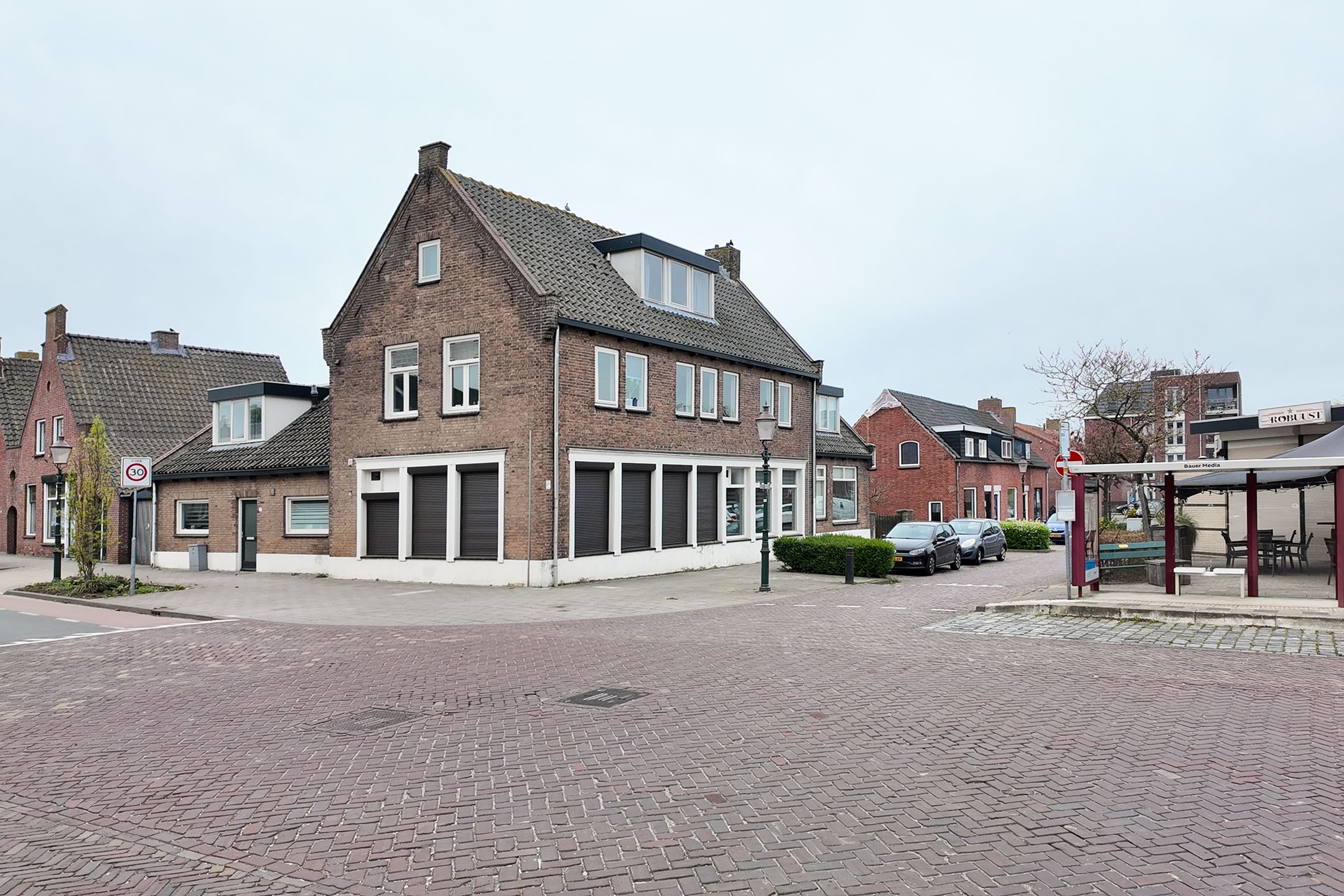 Ground Floor Apartment with Storage in Zevenbergschen Hoek — 39