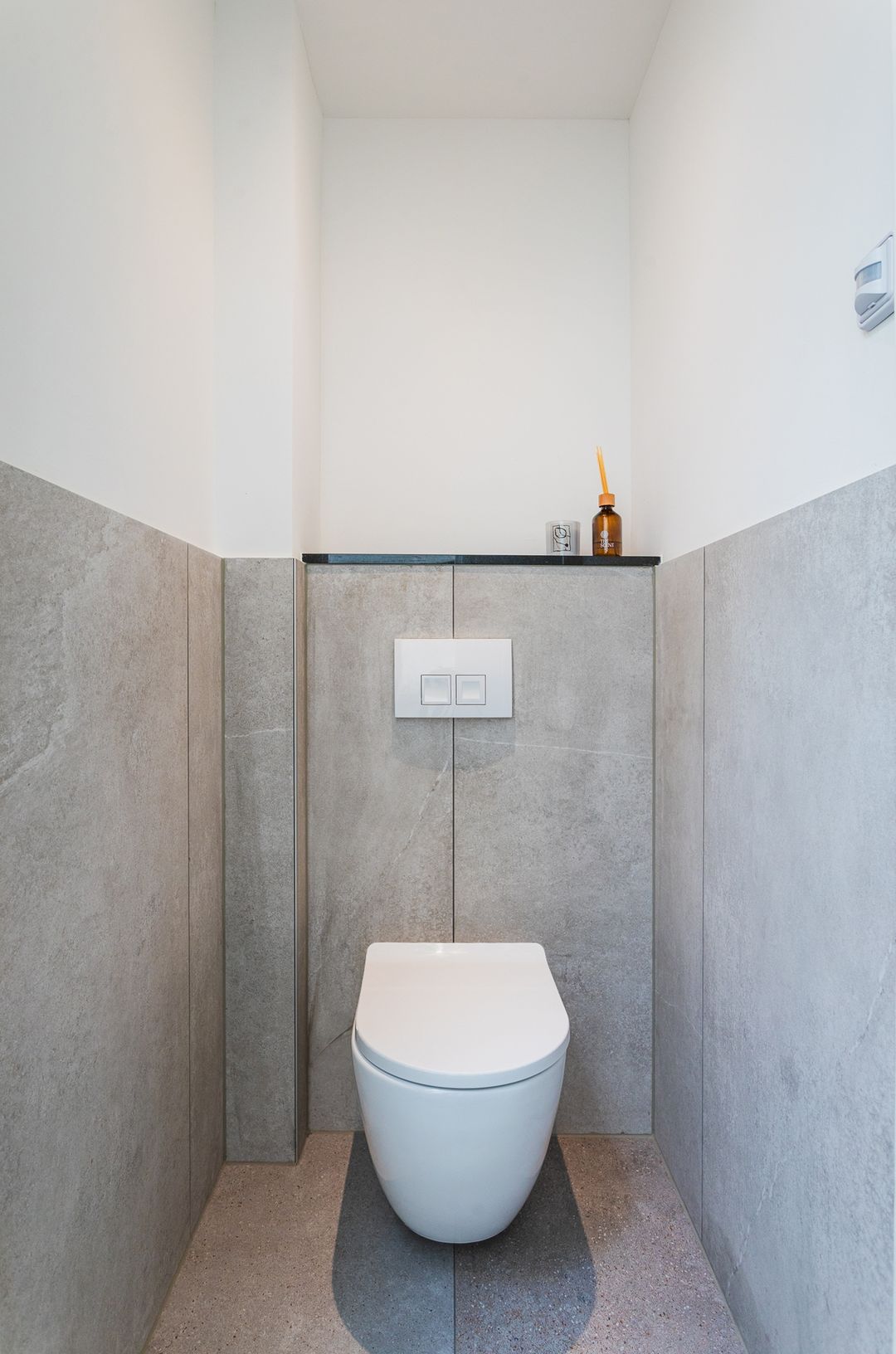 Foto 22 van Caan van Necklaan 106