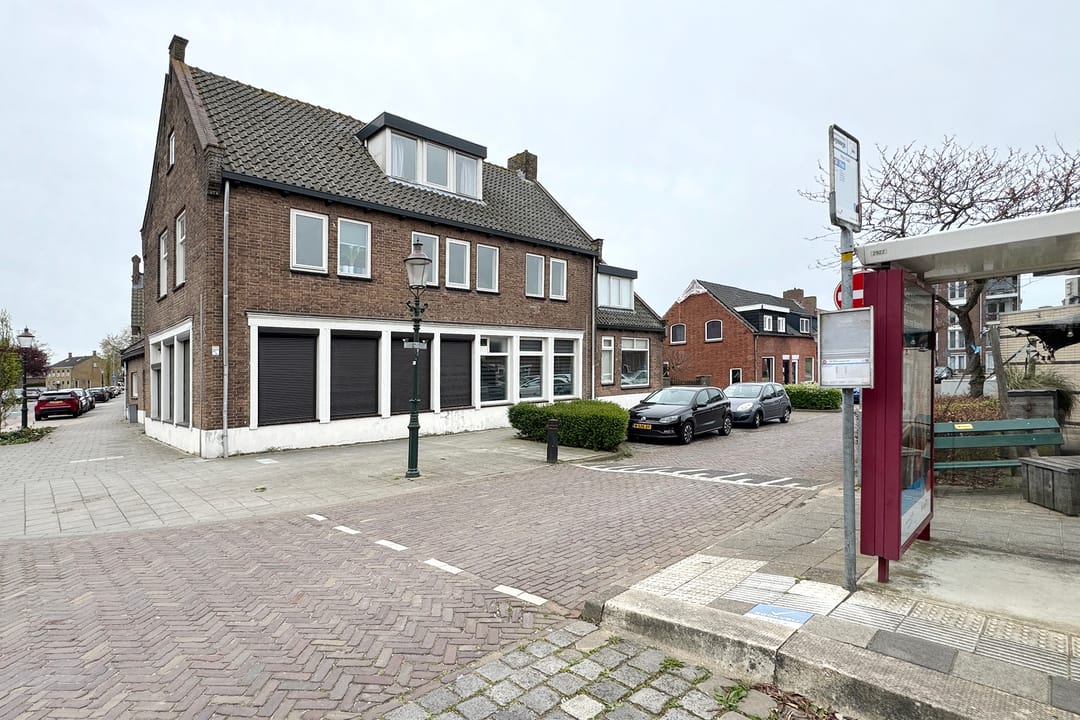 Ground Floor Apartment with Storage in Zevenbergschen Hoek — 38