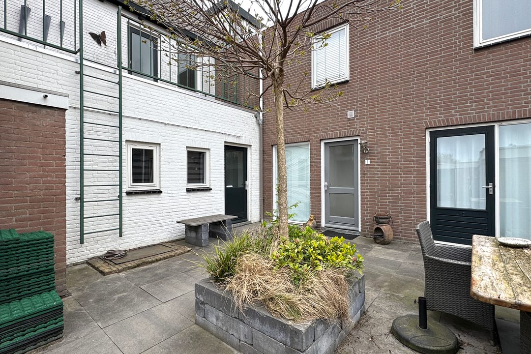 Ground Floor Apartment with Storage in Zevenbergschen Hoek — 28