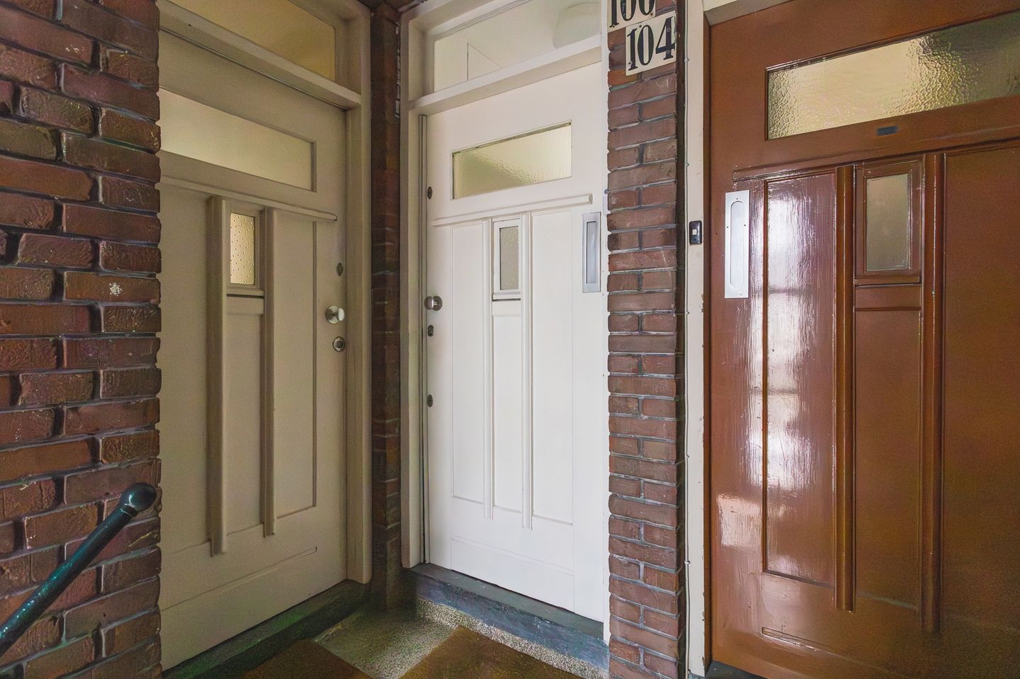 Foto 25 van Caan van Necklaan 106