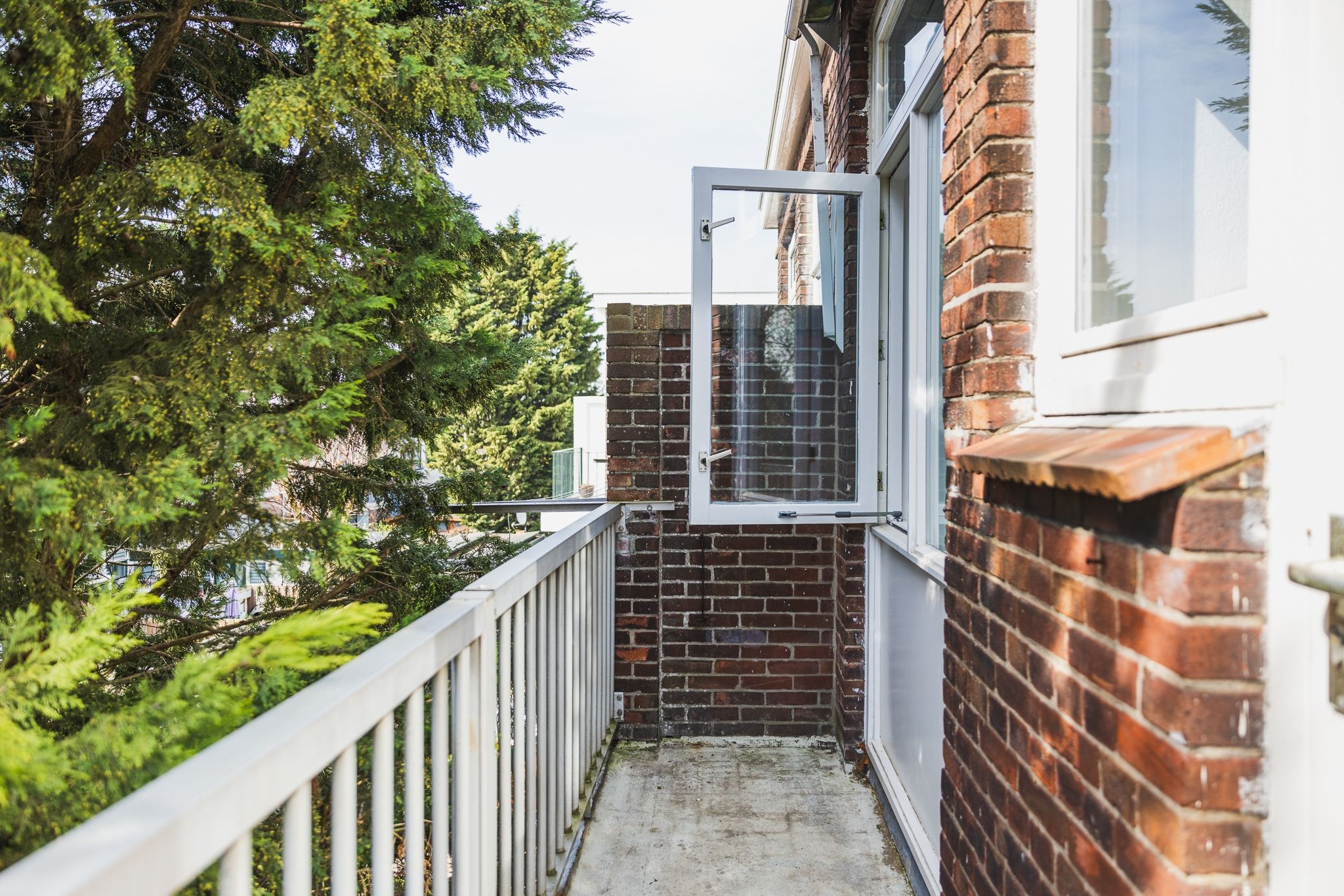 Foto 24 van Caan van Necklaan 106