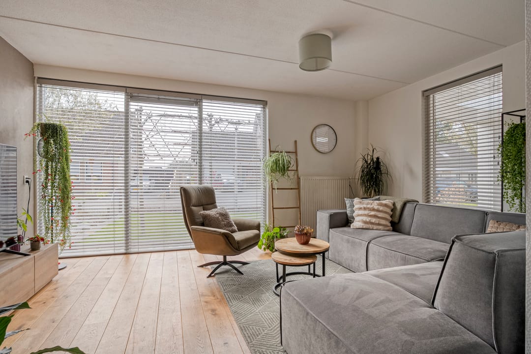 Photo 8 of Van Laakstraat 23