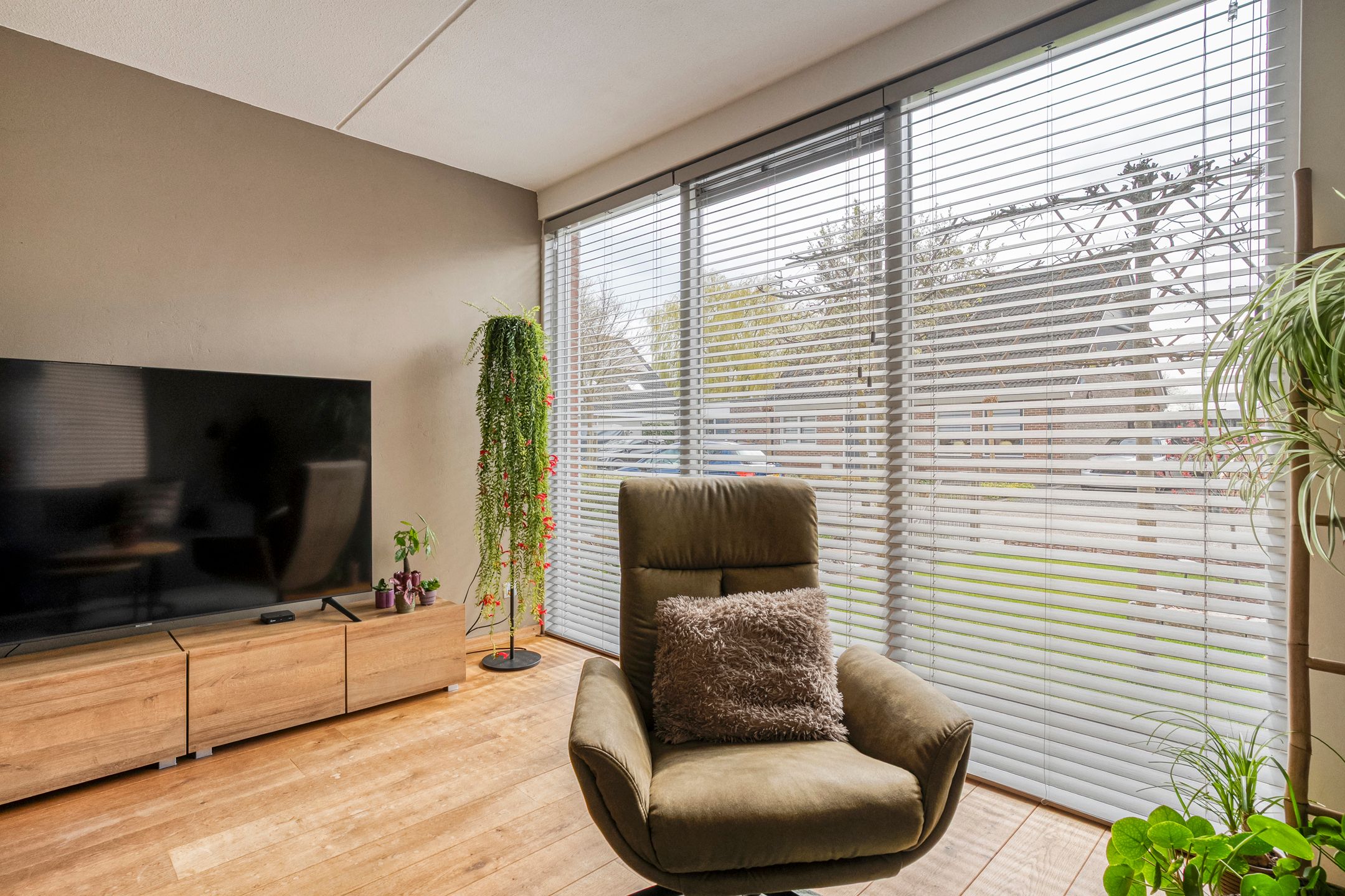 Photo 12 of Van Laakstraat 23