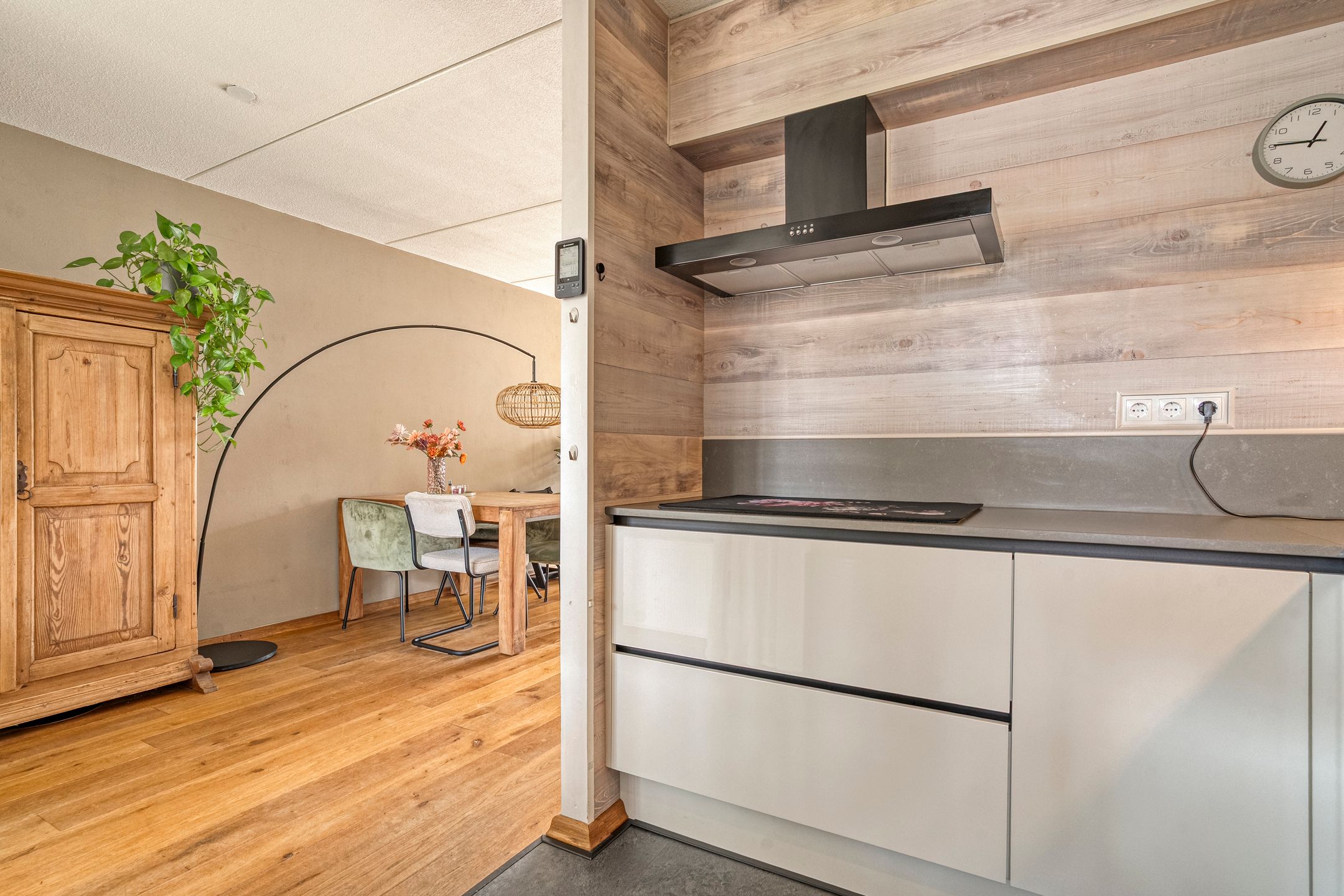 Photo 18 of Van Laakstraat 23