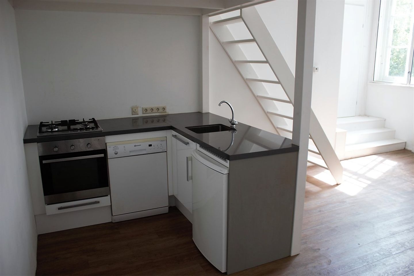 Photo 10 of Zuidsingel 45-B