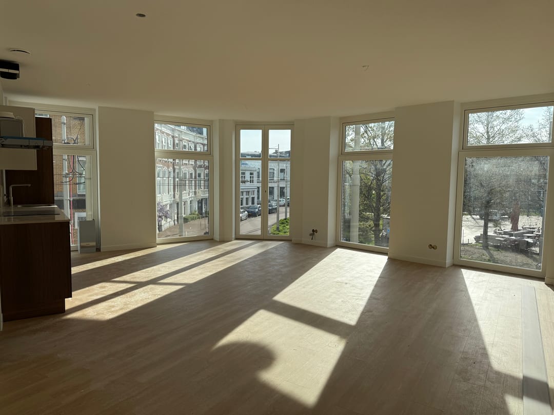 Photo 2 of Zoutmanstraat 44-L