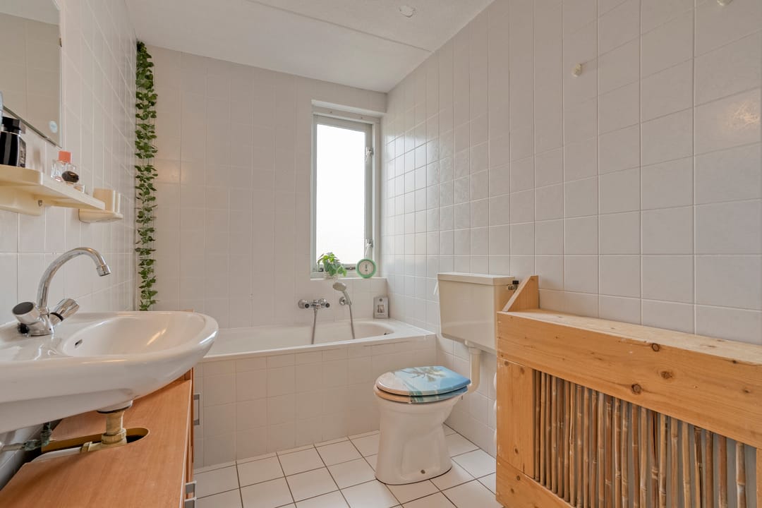 Photo 22 of Van Laakstraat 23