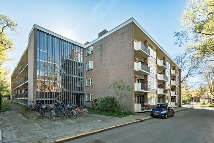 Photo 2 of Eykmanstraat 4-I