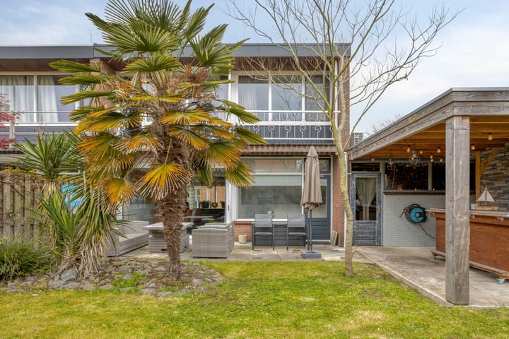 Photo 2 of Deltastraat 5