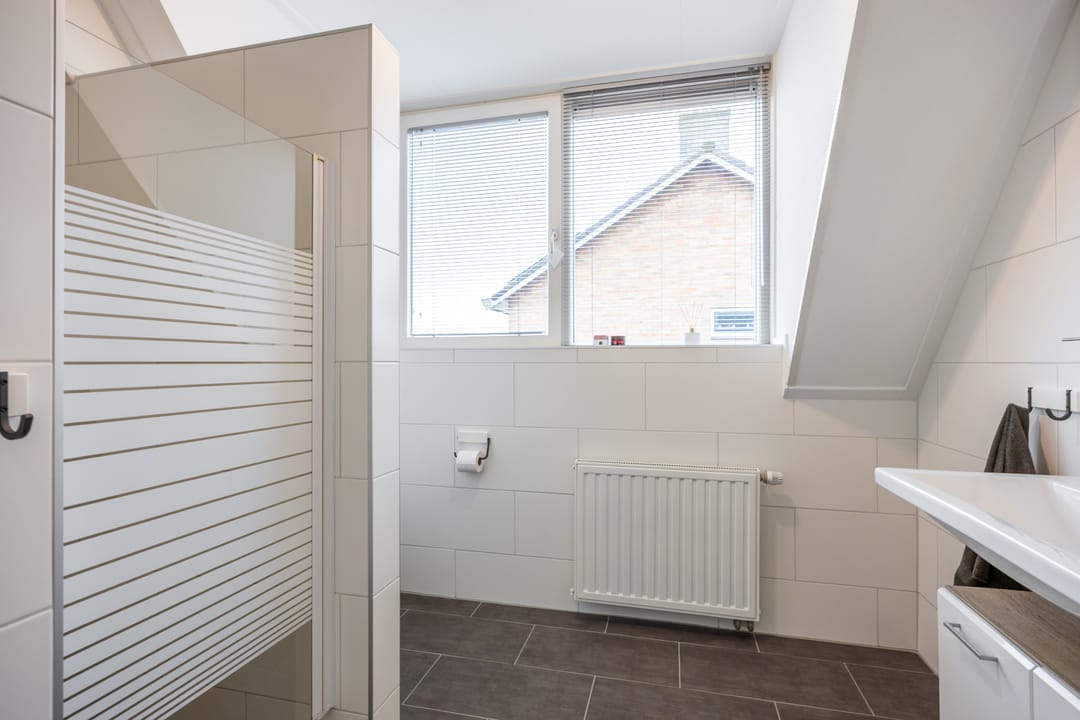 Modern Detached Home with Energy Label A and Two Bathrooms in Grootegast — 56