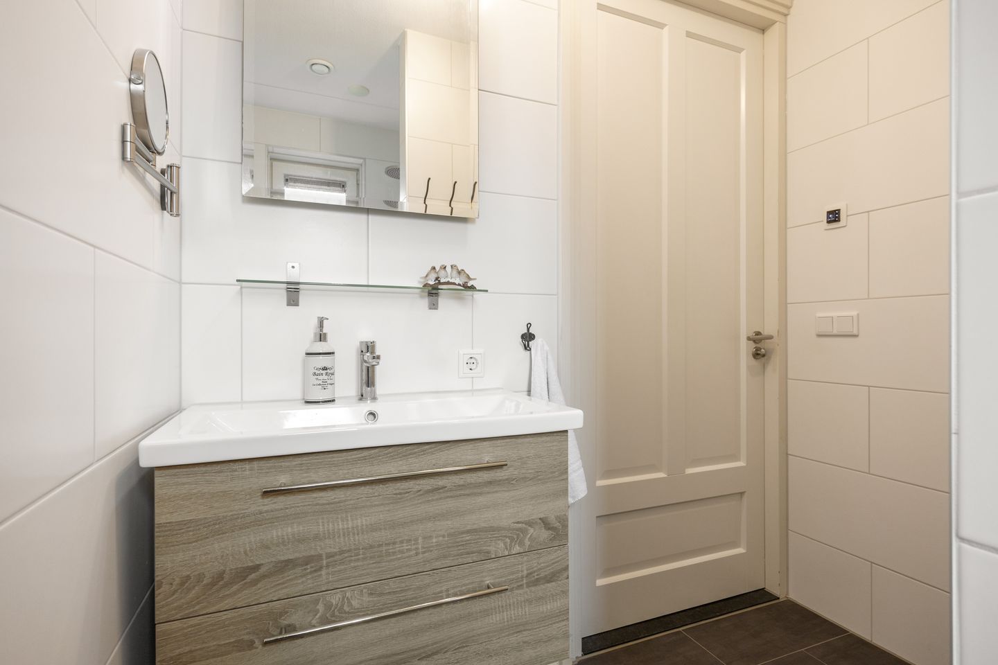 Modern Detached Home with Energy Label A and Two Bathrooms in Grootegast — 44