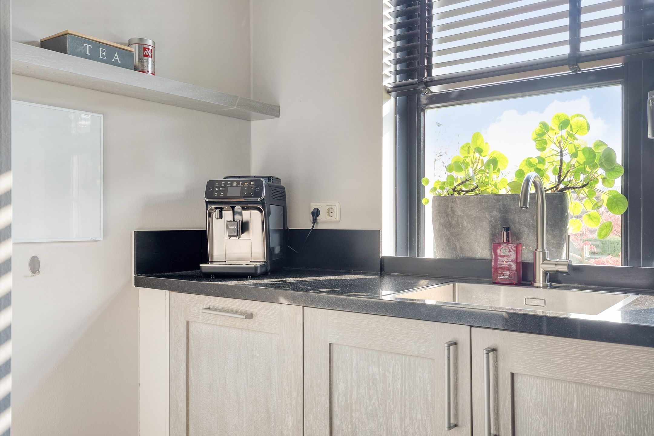 Foto 12 van Overste J M Kolffstraat 6