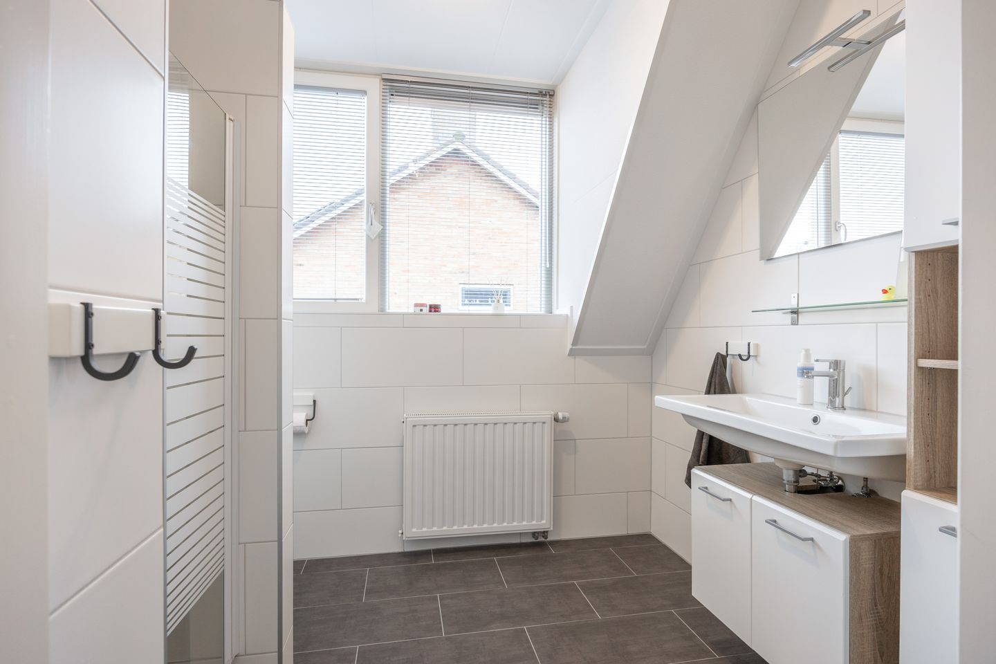 Modern Detached Home with Energy Label A and Two Bathrooms in Grootegast — 55
