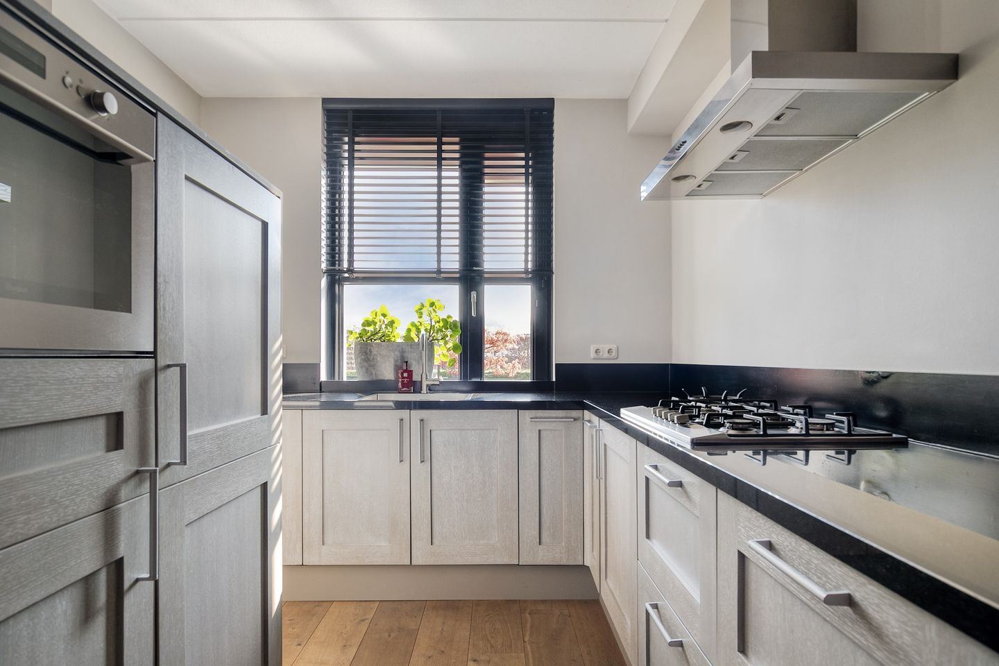 Foto 10 van Overste J M Kolffstraat 6