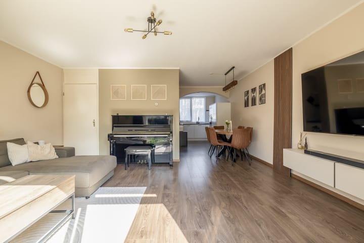 Foto 2 van Rapsodie 3