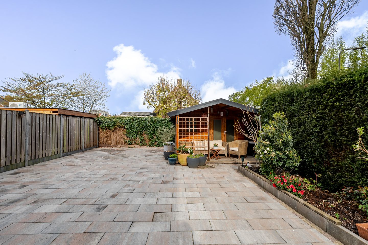 Spacious corner house with 5 bedrooms, energy label A, and rooftop terrace — 34