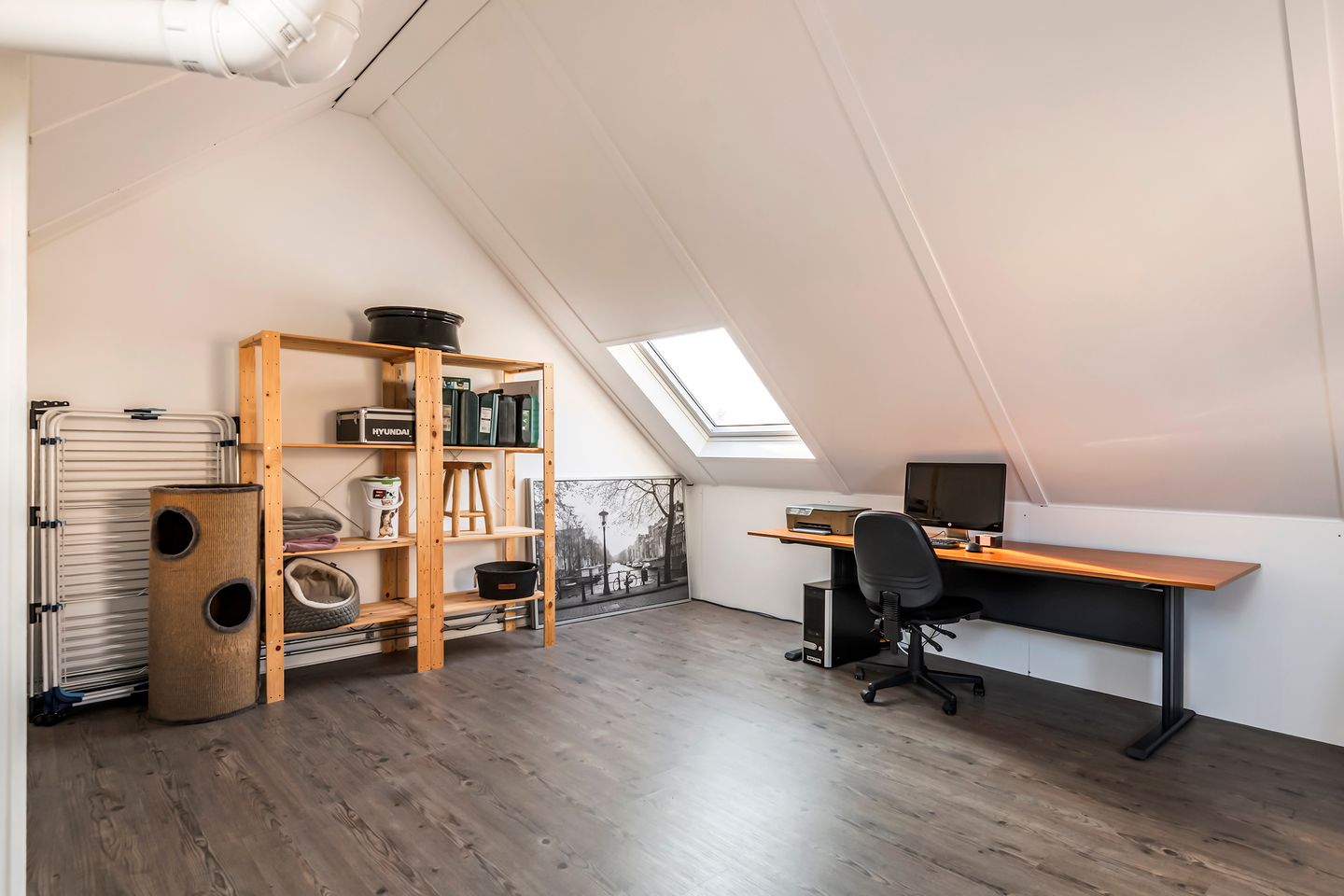 Move-in Ready Semi-Detached Home with Garage and Sunny Garden — 29