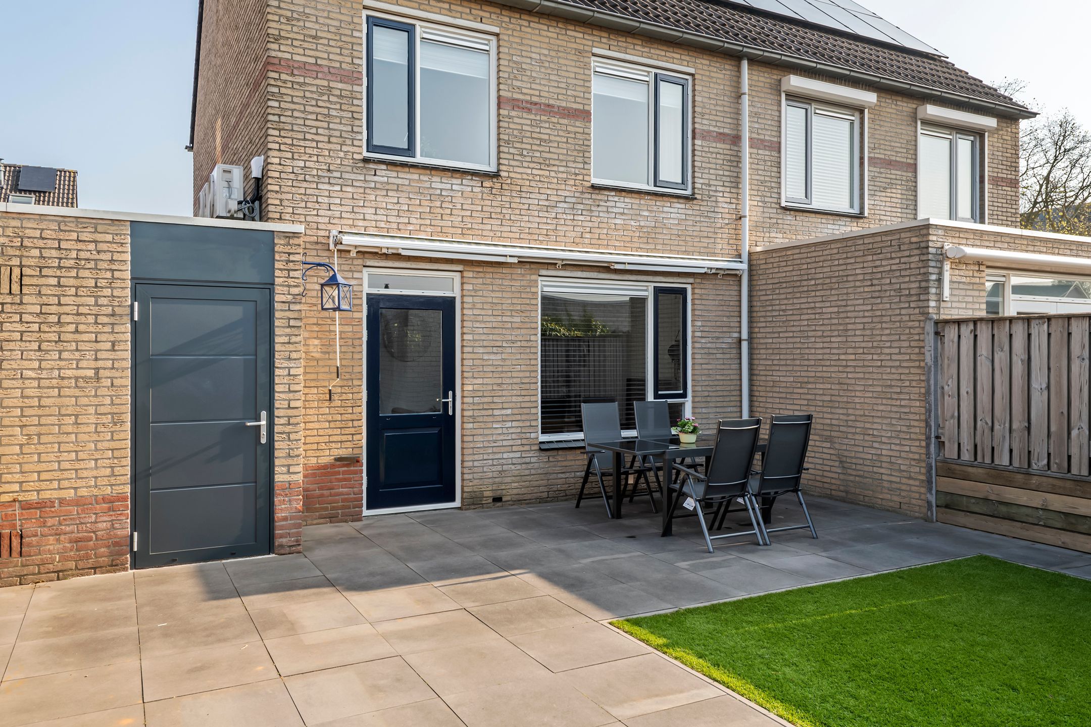 Move-in Ready Semi-Detached Home with Garage and Sunny Garden — 33