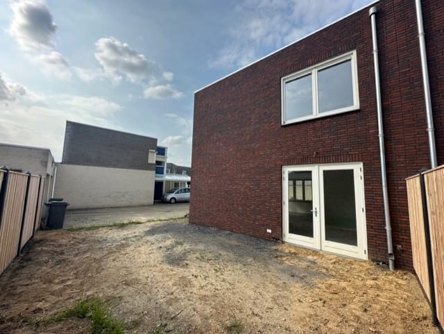 Semi-detached new-build home with 3 bedrooms in Steyl Kloosterdorp — 27