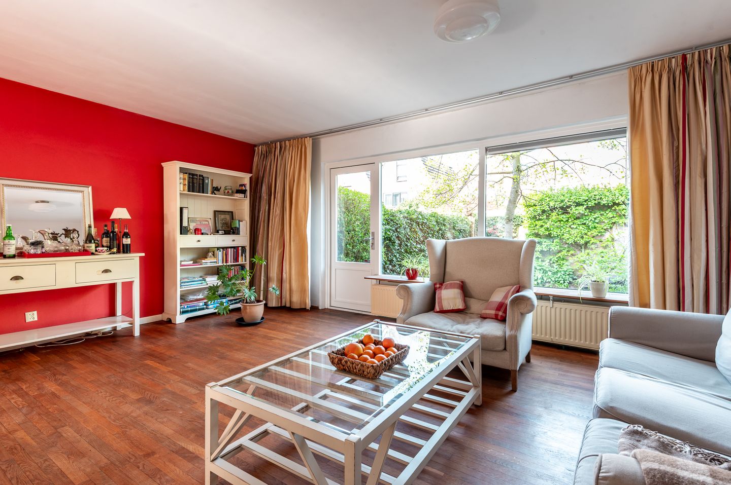 Spacious Family Home with 5 Bedrooms on a Car-Free Path — 10