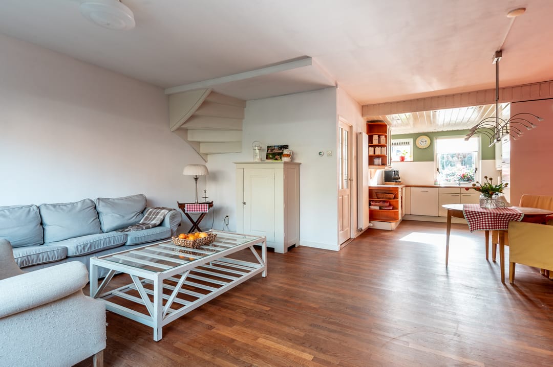 Spacious Family Home with 5 Bedrooms on a Car-Free Path — 8