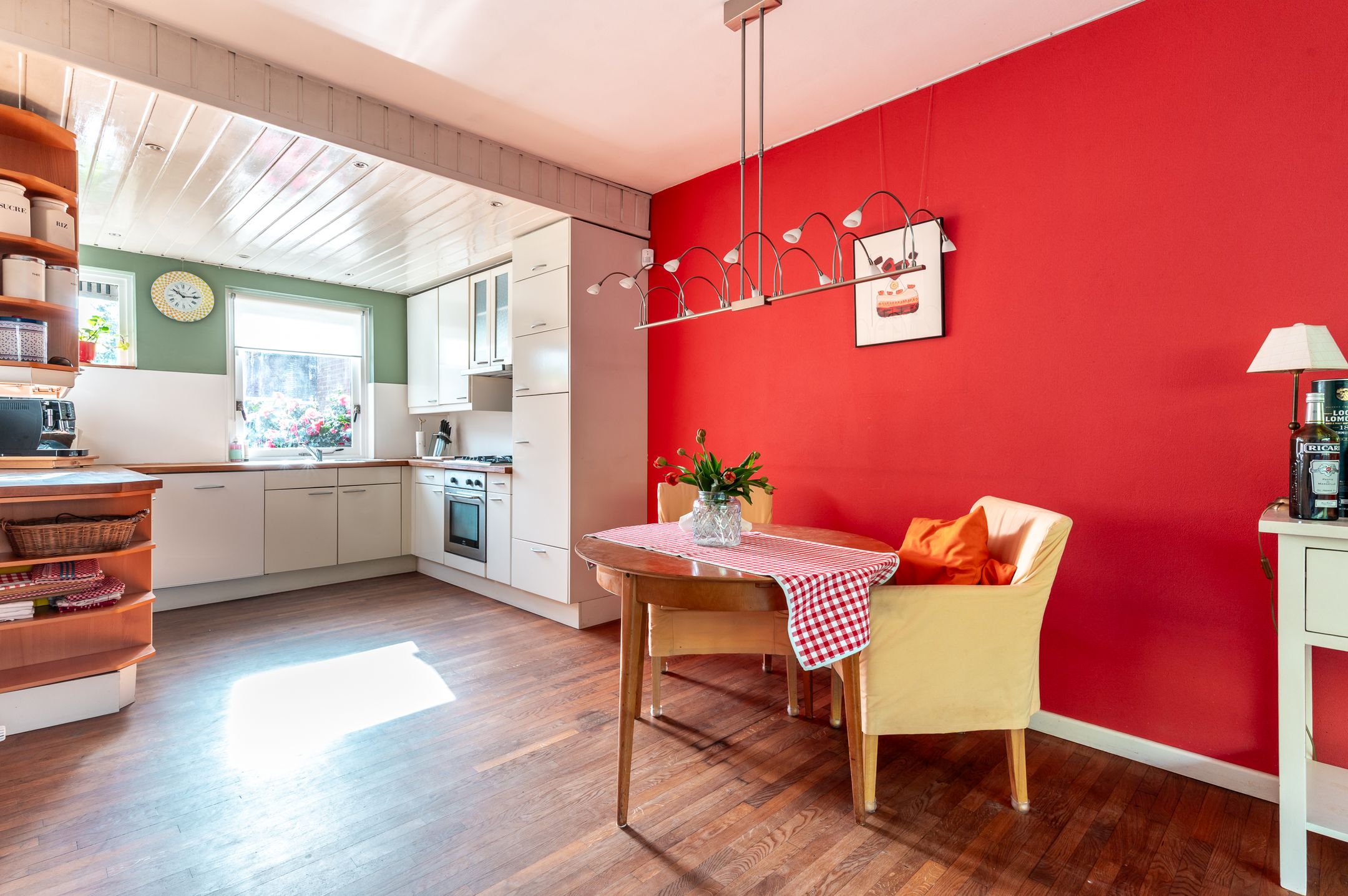 Spacious Family Home with 5 Bedrooms on a Car-Free Path — 12
