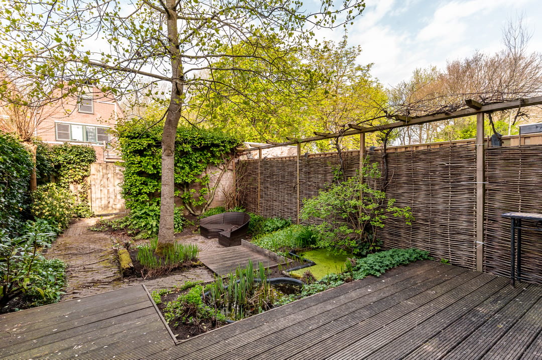 Spacious Family Home with 5 Bedrooms on a Car-Free Path — 17