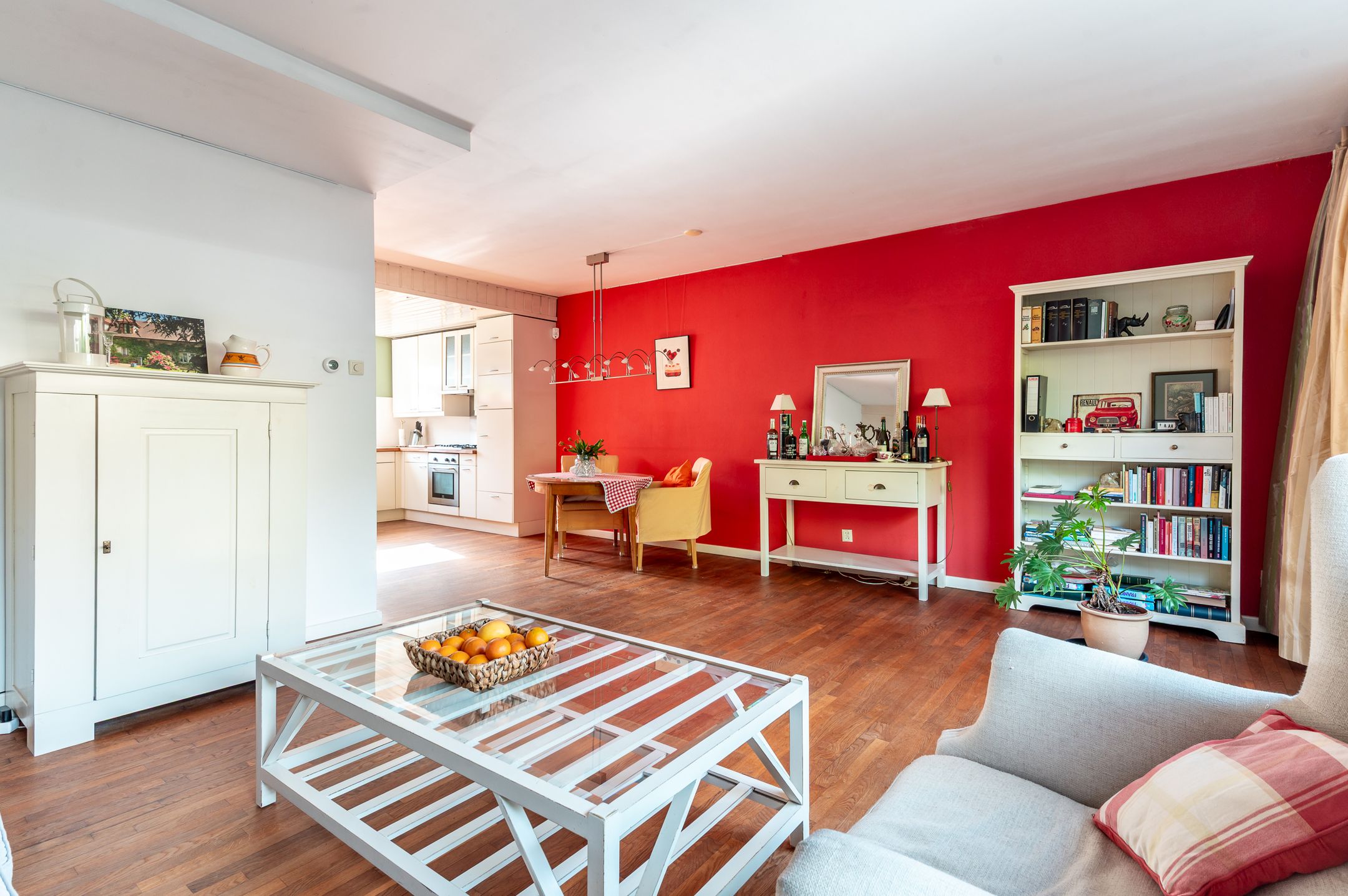 Spacious Family Home with 5 Bedrooms on a Car-Free Path — 9
