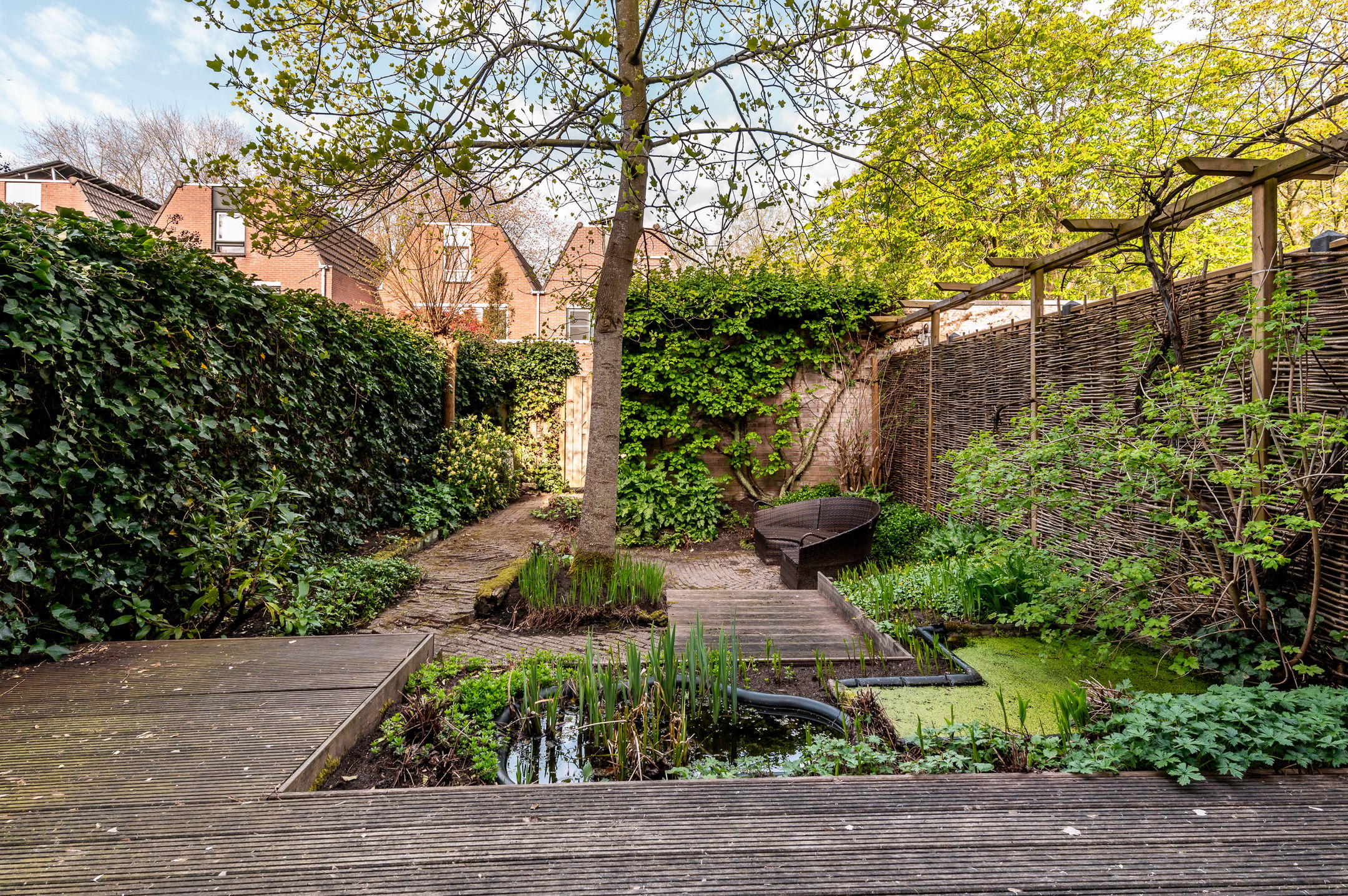 Spacious Family Home with 5 Bedrooms on a Car-Free Path — 15