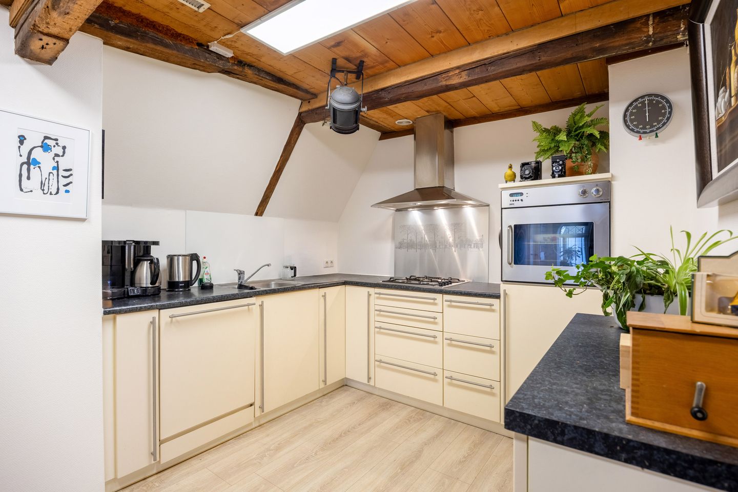 View photo 4 of Zilverstraat 1