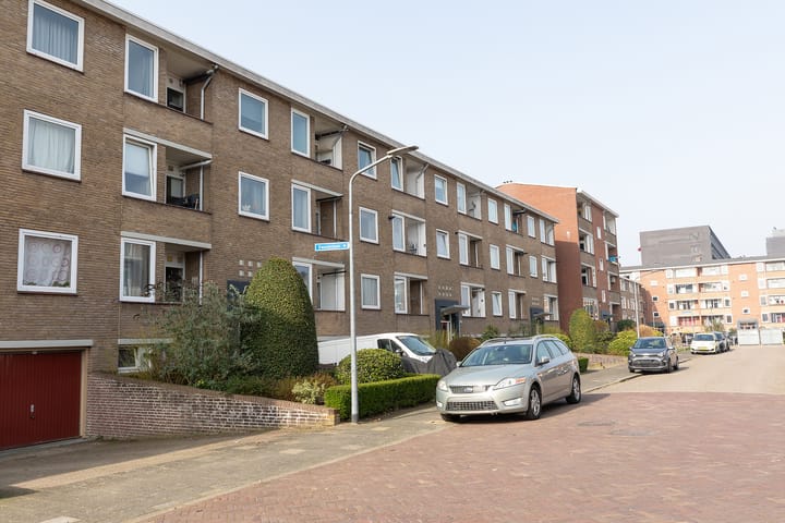 Appartement te koop: Wolvenlaan 211, Hilversum