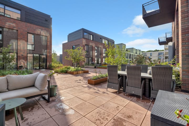 Photo 2 of Betsy Kaiserhof 39