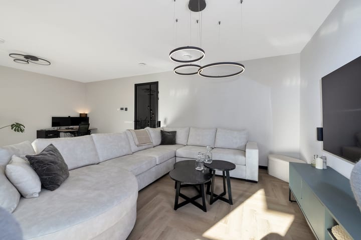 Photo 4 of Betsy Kaiserhof 39