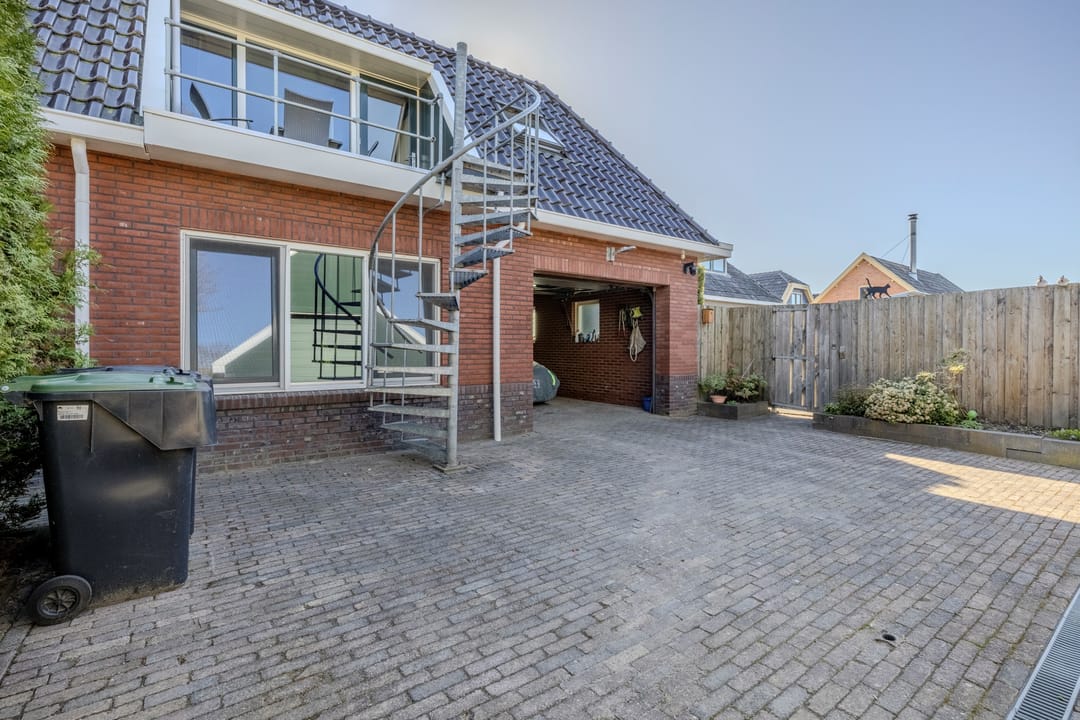 Foto 77 van Uithuizerweg 17