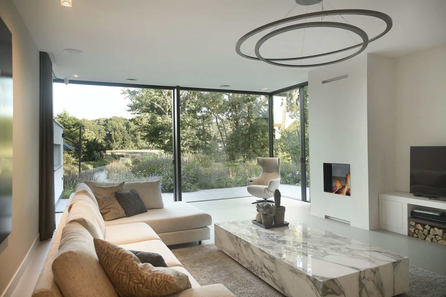 Foto 10 van Bernadettelaan 1