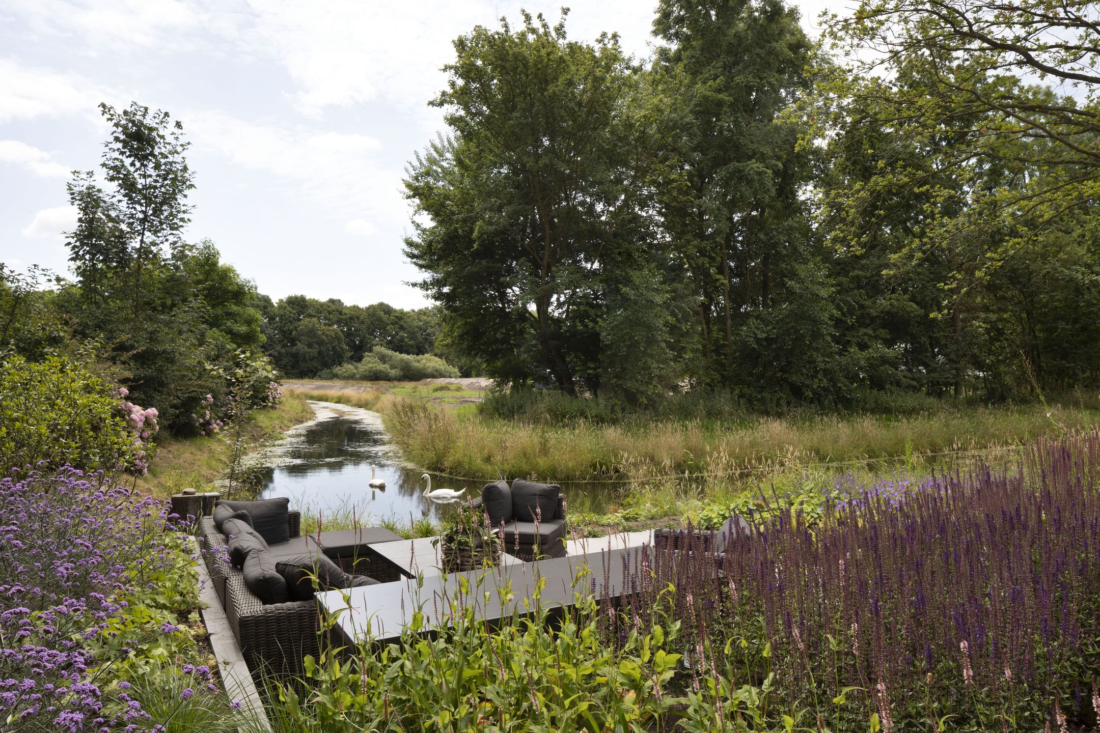 Foto 24 van Bernadettelaan 1