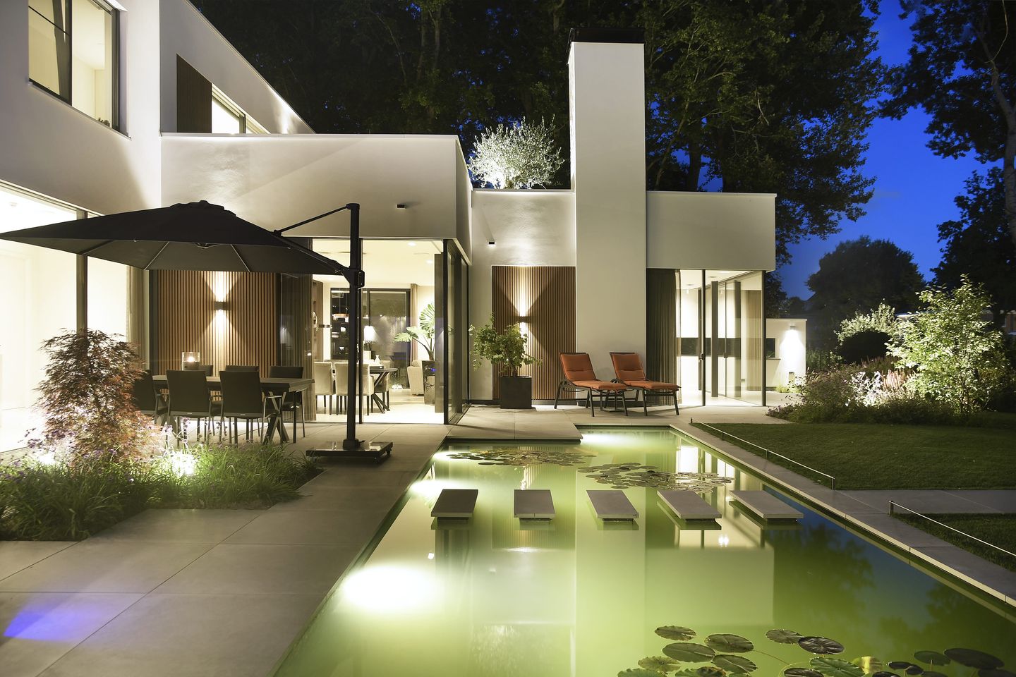 Foto 29 van Bernadettelaan 1